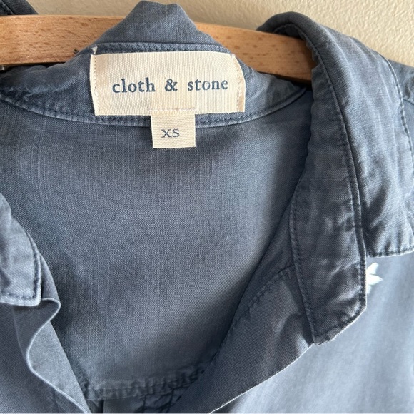 Cloth & Stone ~ Chambray Silver Metallic Stars Button-down  Shirt - Picture 2 of 11